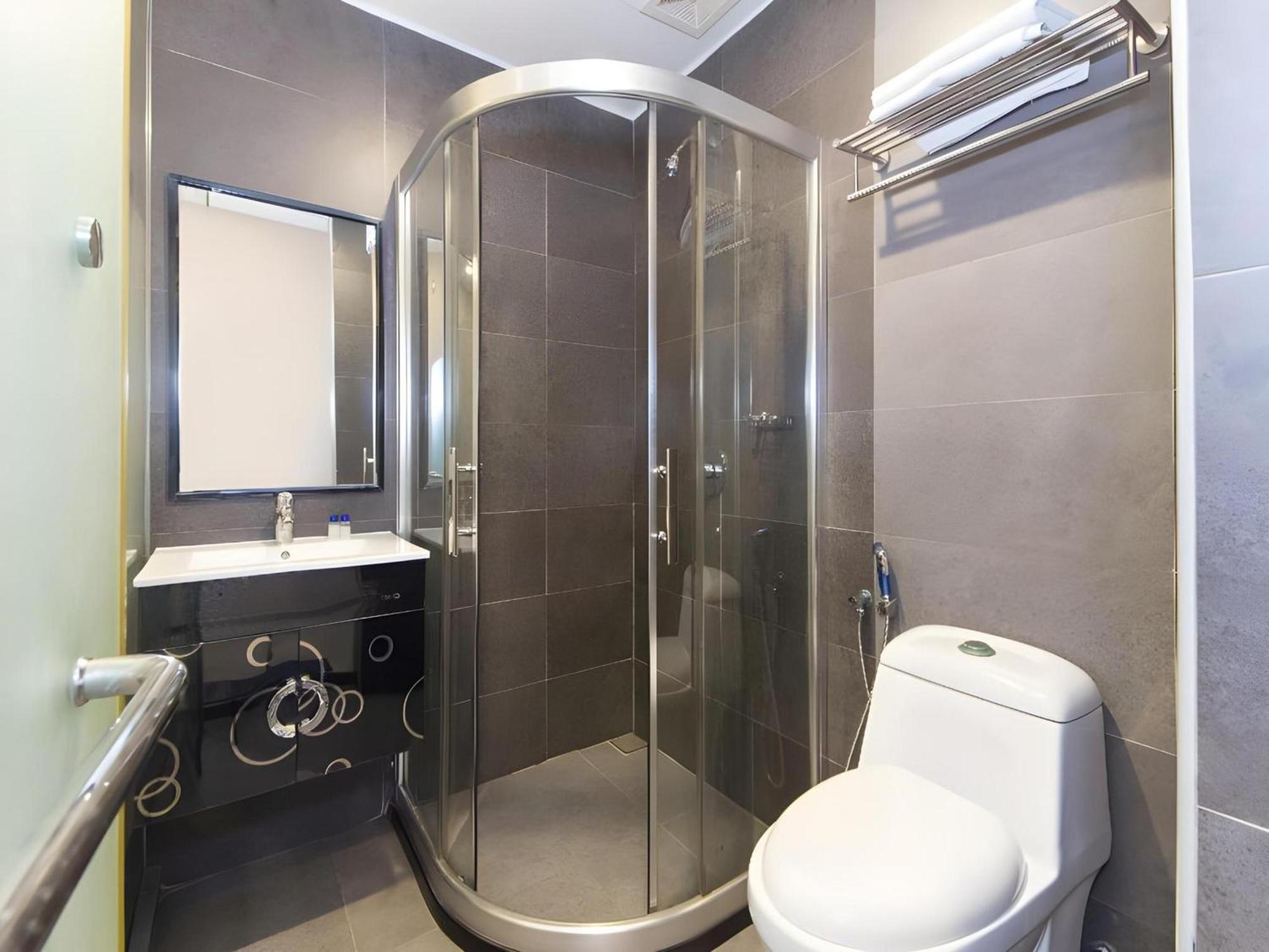Super Oyo 340 Comfort Hotel Kampong Batu Belah Экстерьер фото
