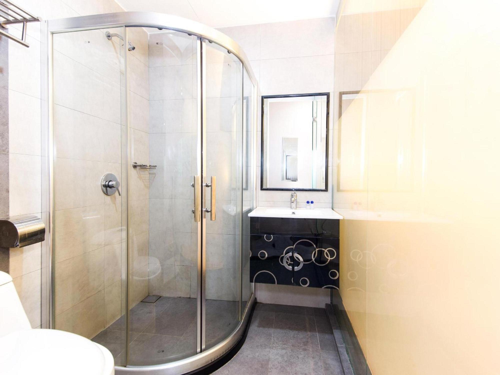 Super Oyo 340 Comfort Hotel Kampong Batu Belah Экстерьер фото