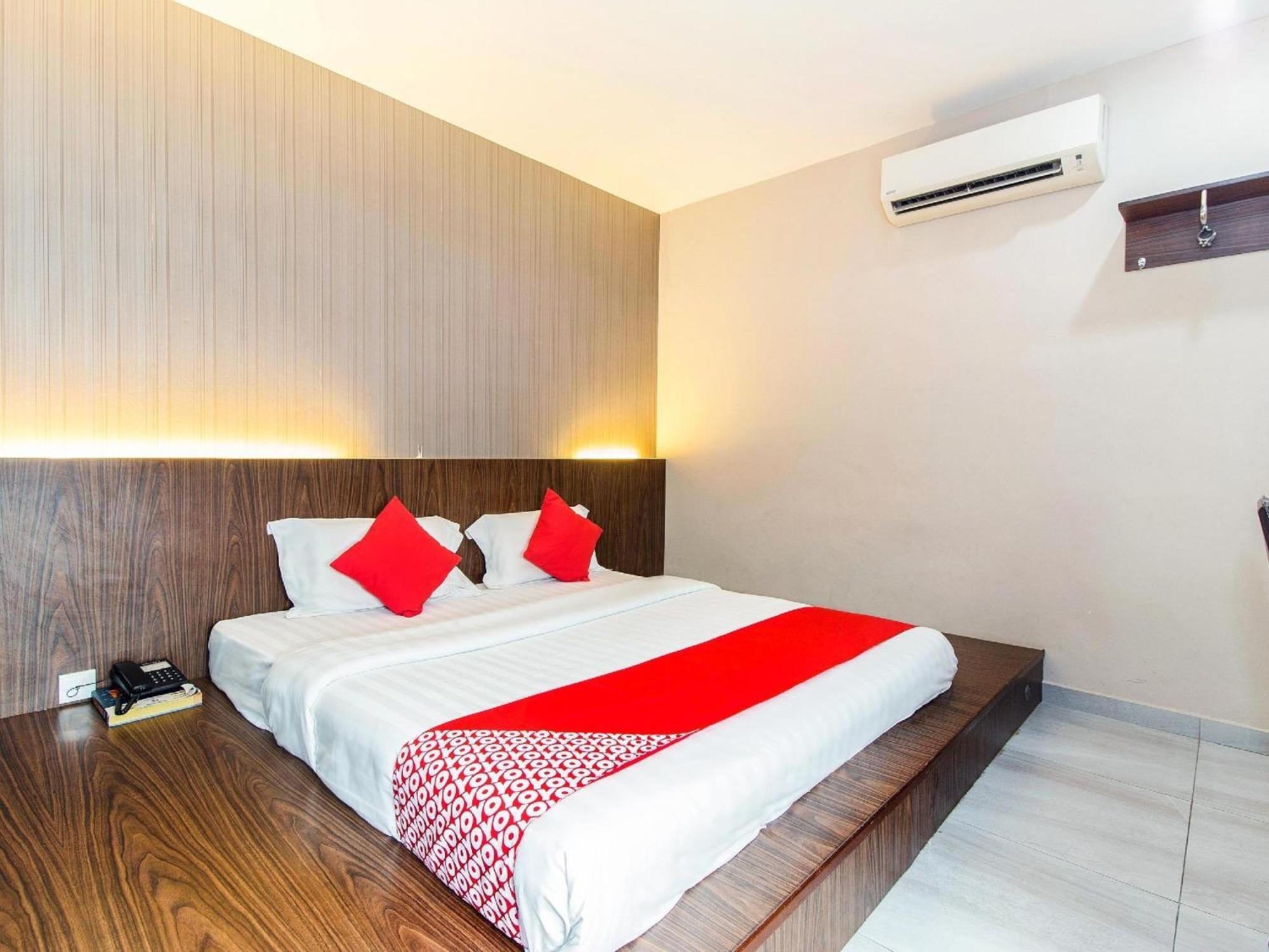 Super Oyo 340 Comfort Hotel Kampong Batu Belah Экстерьер фото