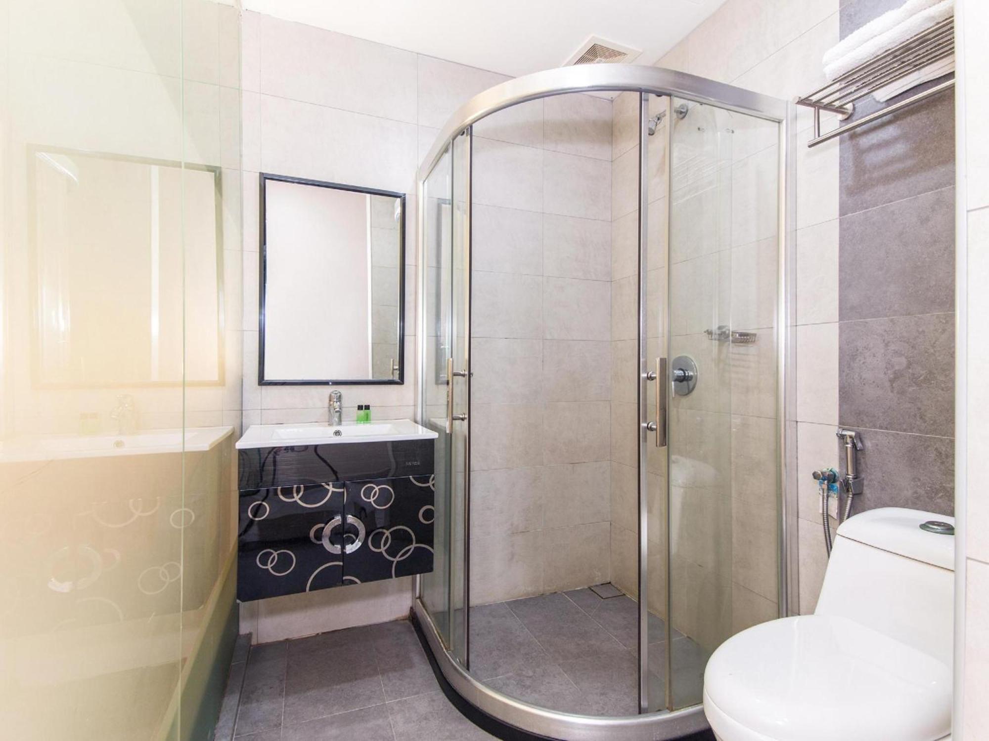 Super Oyo 340 Comfort Hotel Kampong Batu Belah Экстерьер фото