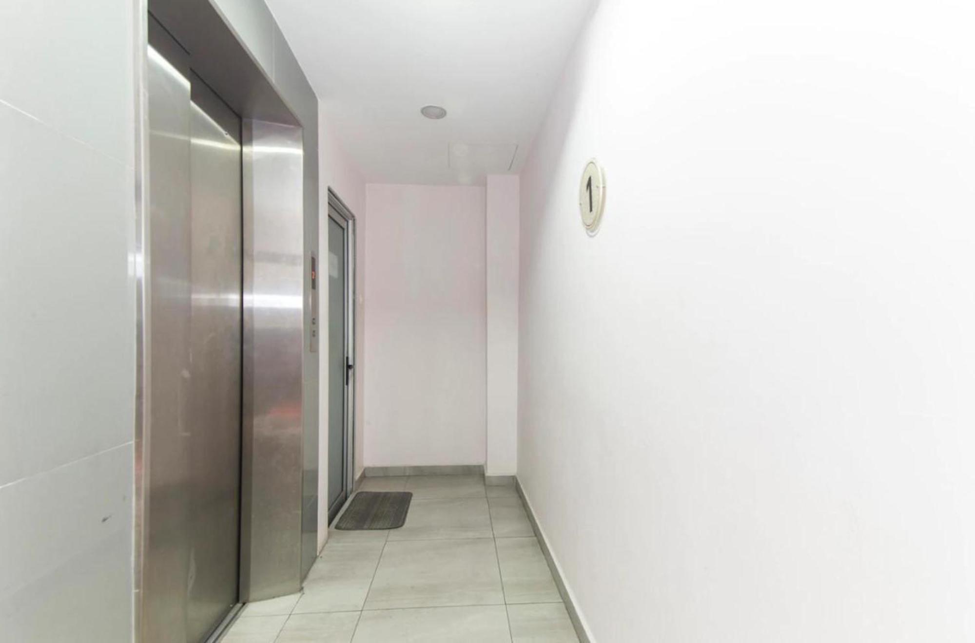 Super Oyo 340 Comfort Hotel Kampong Batu Belah Экстерьер фото