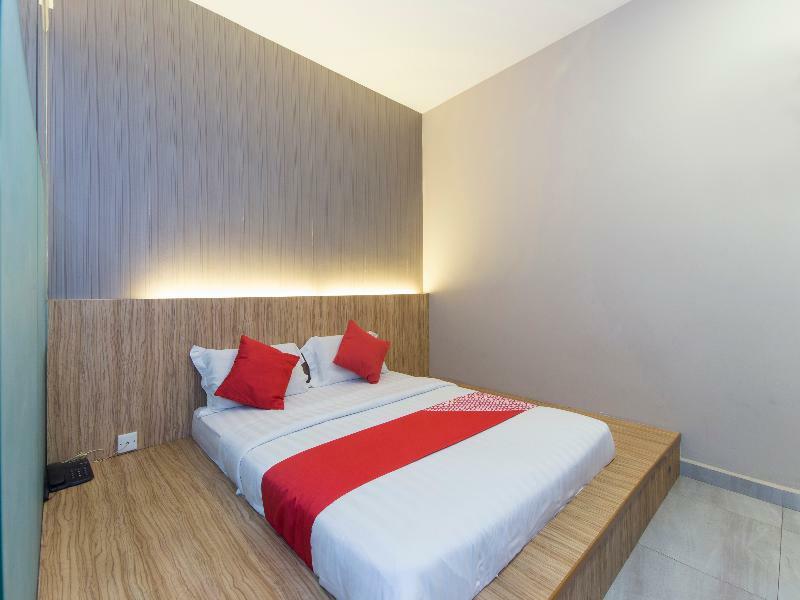 Super Oyo 340 Comfort Hotel Kampong Batu Belah Экстерьер фото