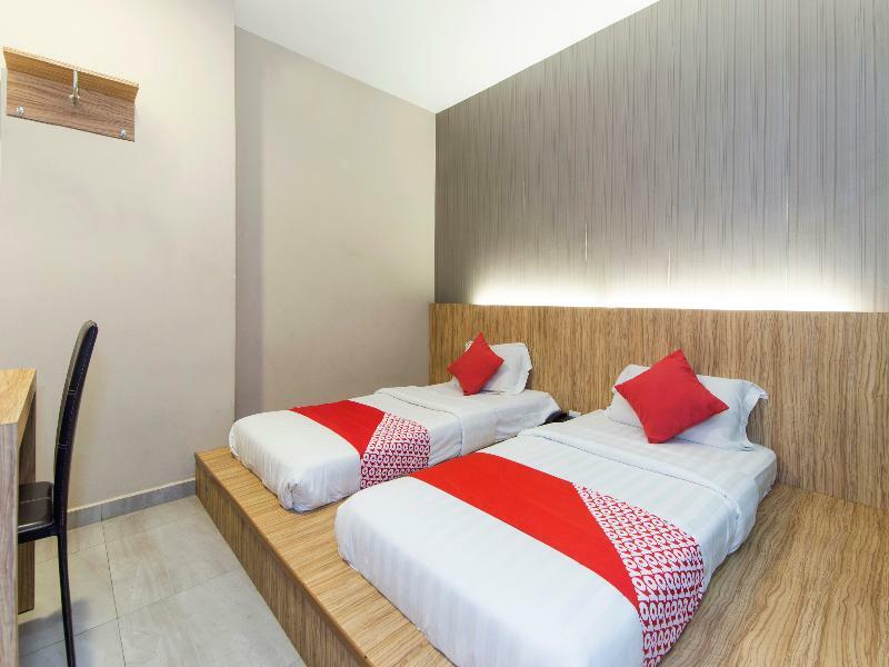 Super Oyo 340 Comfort Hotel Kampong Batu Belah Экстерьер фото
